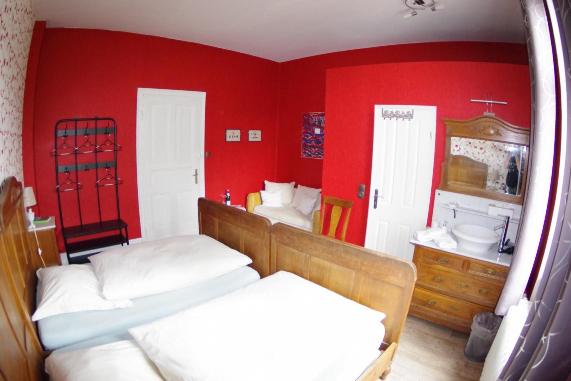 Wohnen Im Burghotel Lorch am Rhein Bilik gambar